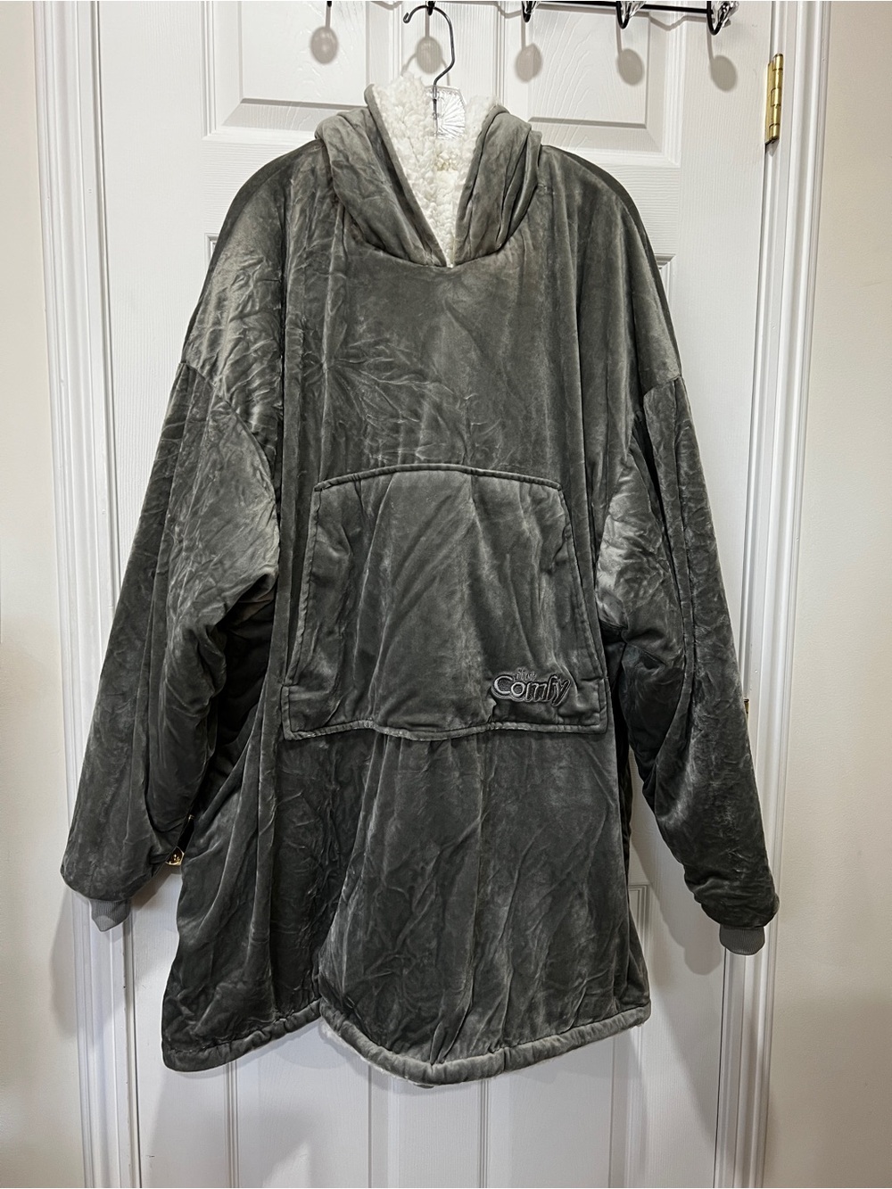 The Comfy Original Oversized Microfiber & Sherpa Wearable Blanket Gray One Size - Picture 6 of 9